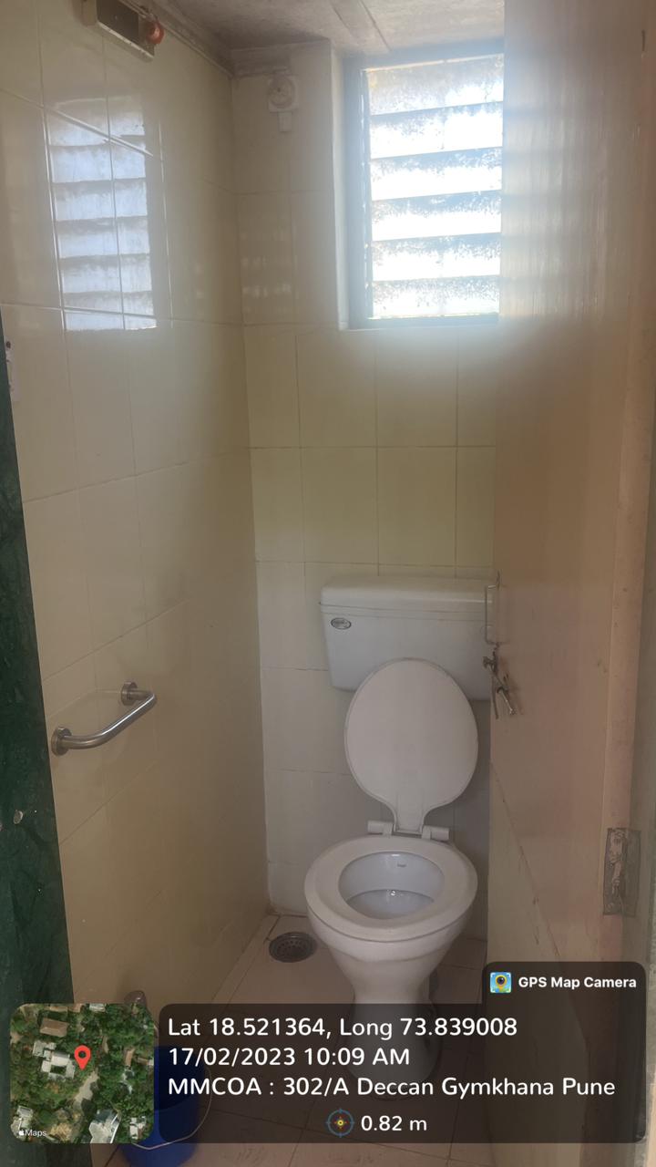 Barrier free toilet
